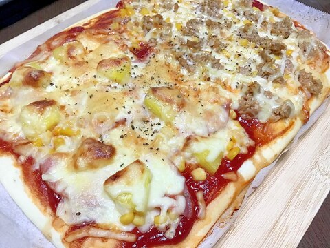 ツナマヨコーン&ハムパインのピザ